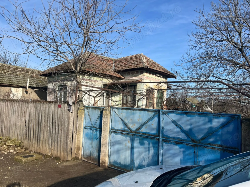 De vanzare Darvari casa si teren 2900 mp 