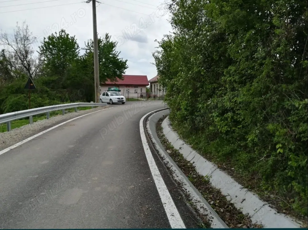 Vând teren intravilan