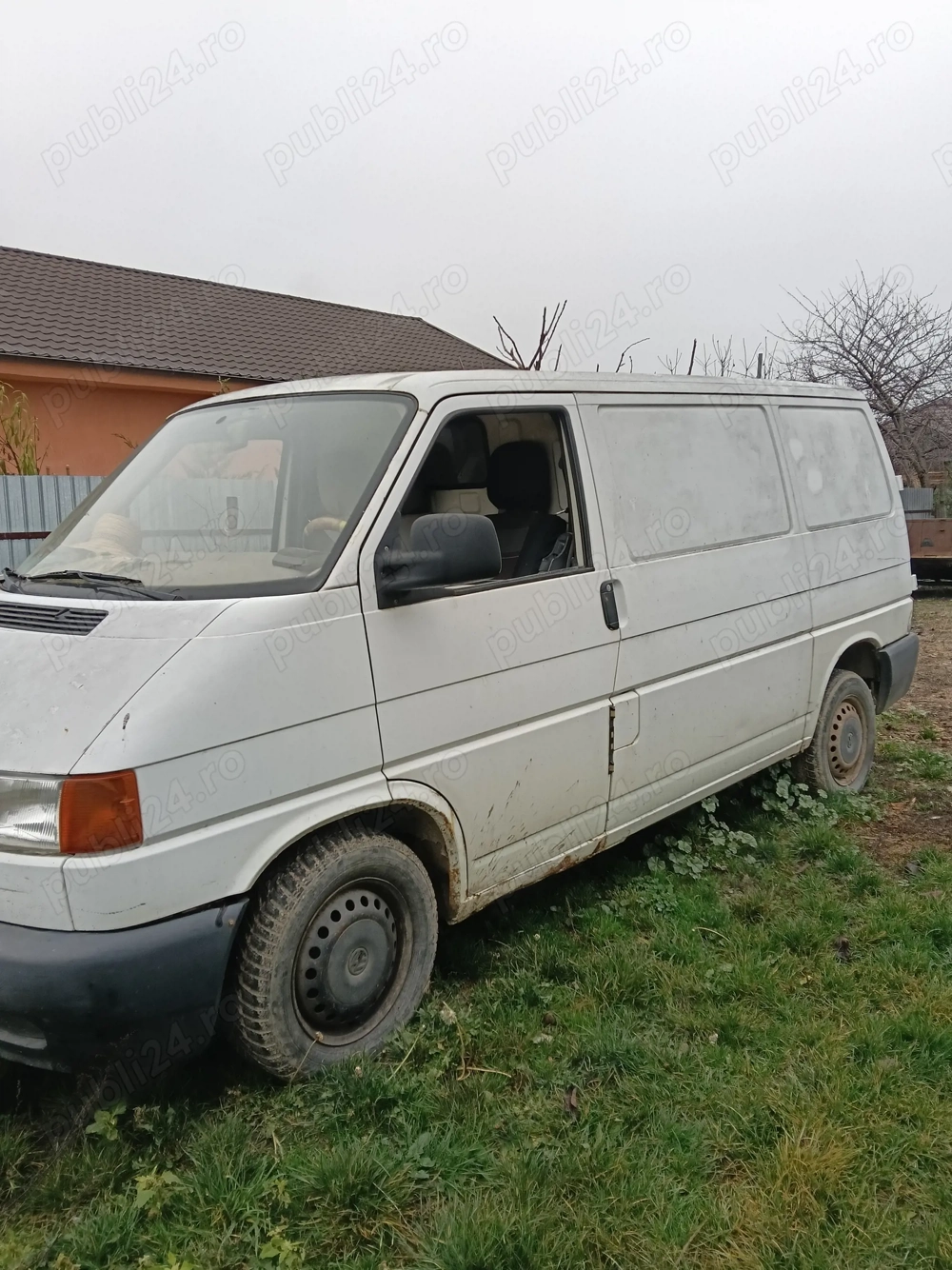 Vand Wolksvagen T4 radiat in stare bună de funcționare 