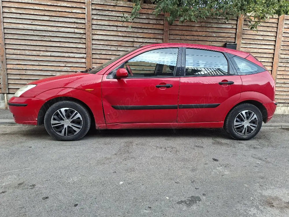 vând Ford Focus