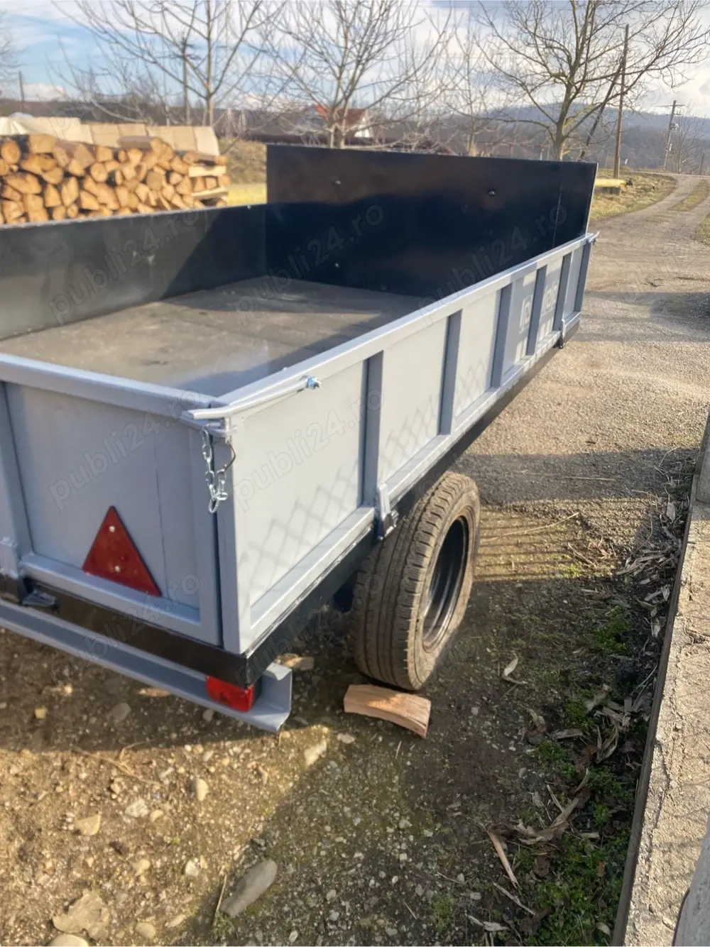 Remorca Basculabilă