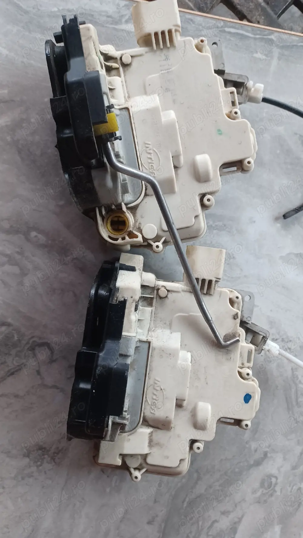 broasca usa audi a4 b7 stanga fata  spate