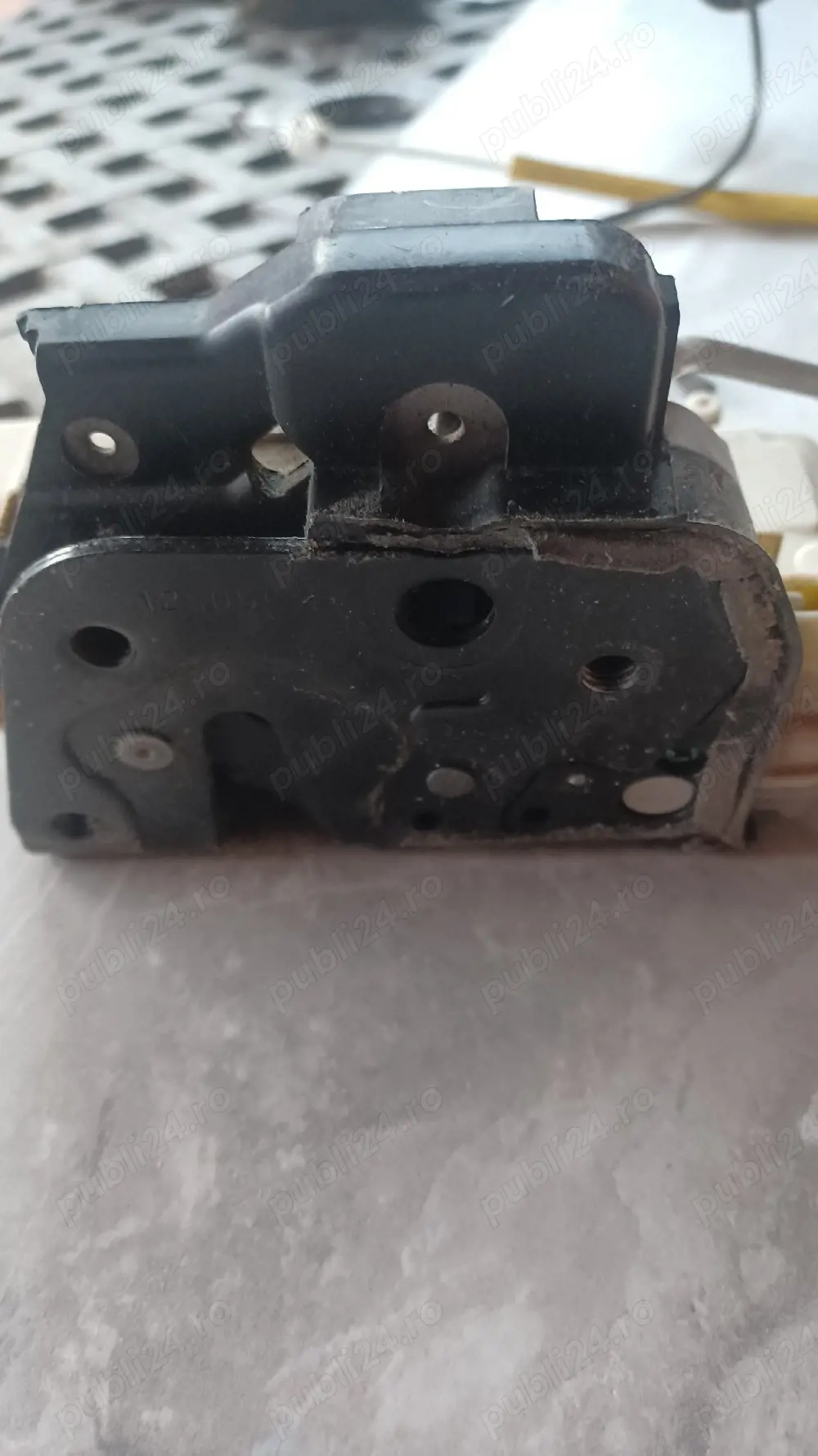 broasca usa audi a4 b7 stanga fata  spate