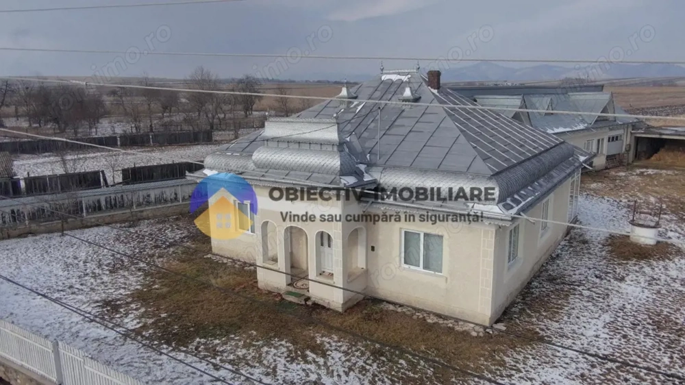 Casa + teren 3.863 mp – Agapia, jud. Neamț