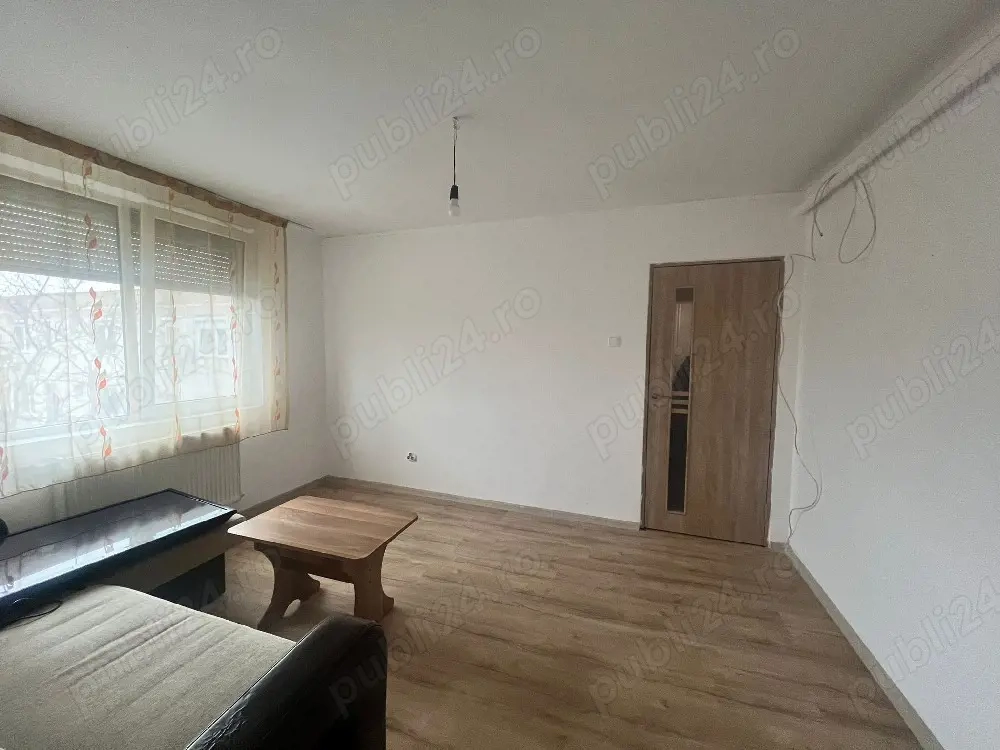 Apartament 2 camere+parcare auto