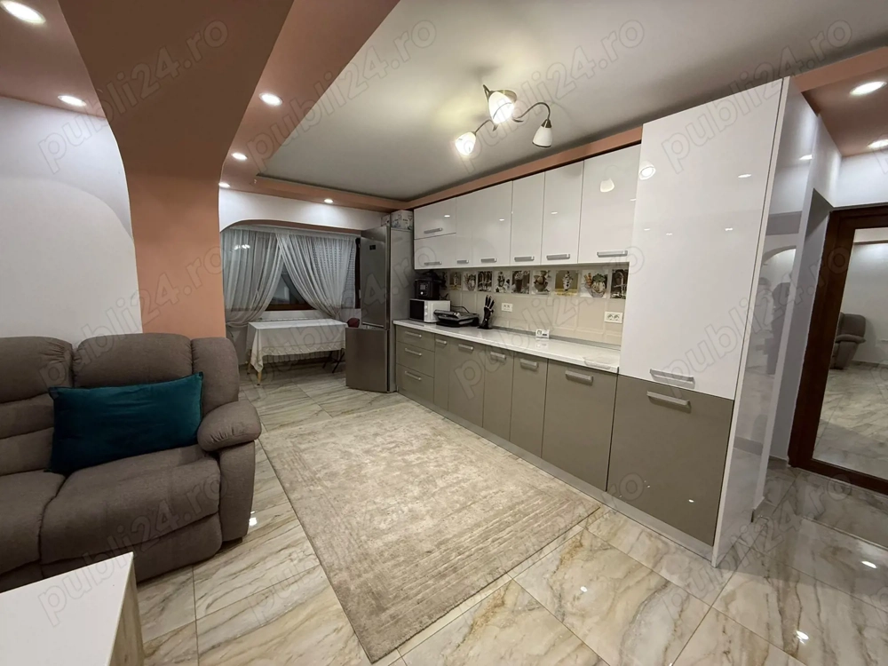 Apartament str BABADAG 110Mp - 3 CAMERE 