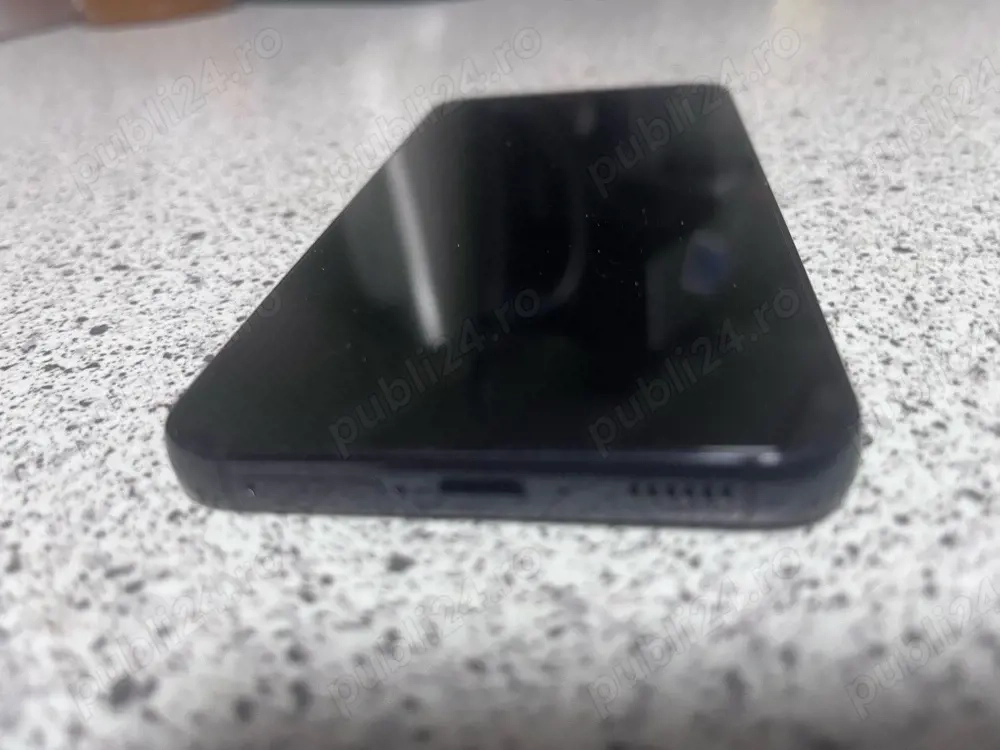 Vand telefon Samsung S23 , 8 gb ram , 256 gb capacitate 