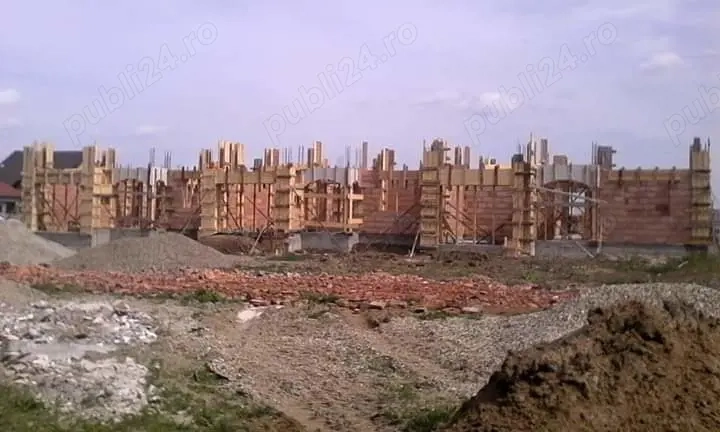 Constructi case  la rosu interioare   etc