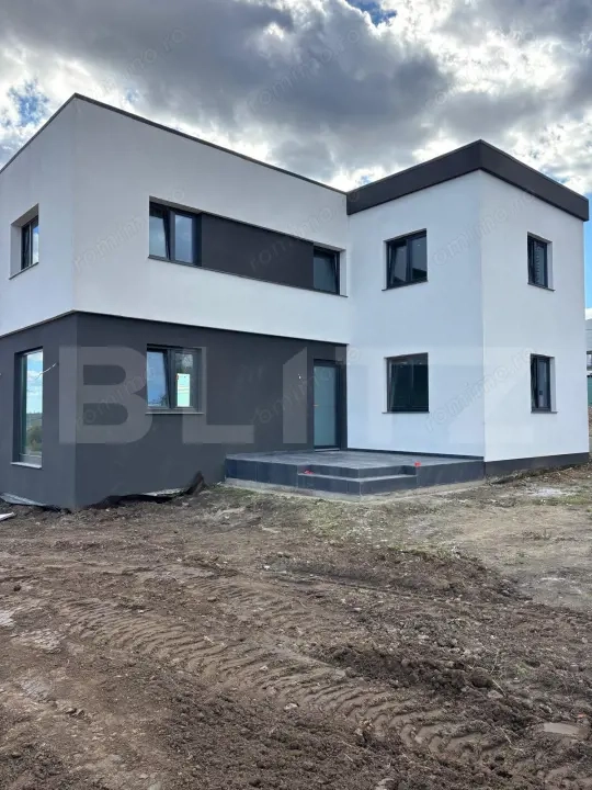 Casa cu 3 camere, 120 mp, loc. Moara