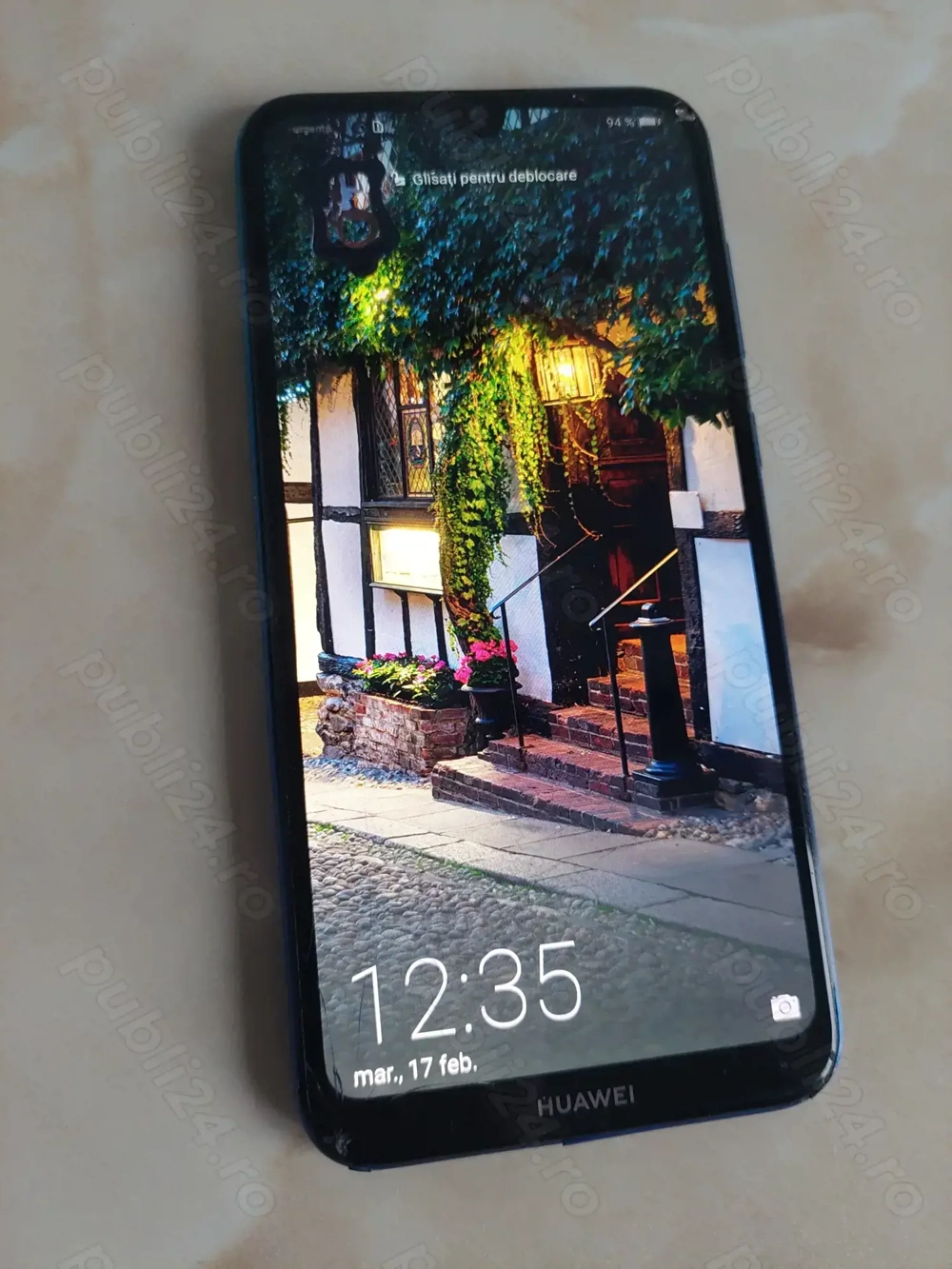 Vând Huawei Y7 2019 albastru [puțin fisurat dar funcțional] [poze reale]