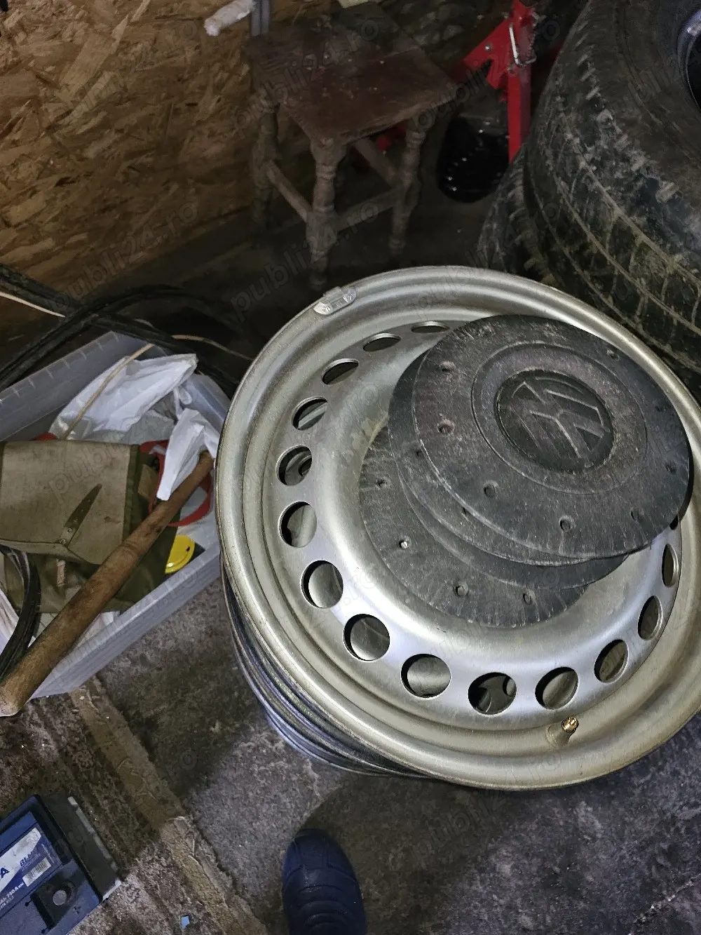 vind jante wv t5 pe 16 cu cauciucuri si capace