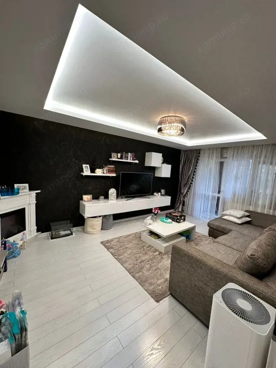 Apartament 3 camere et 2, zona Nord Rm Valcea 