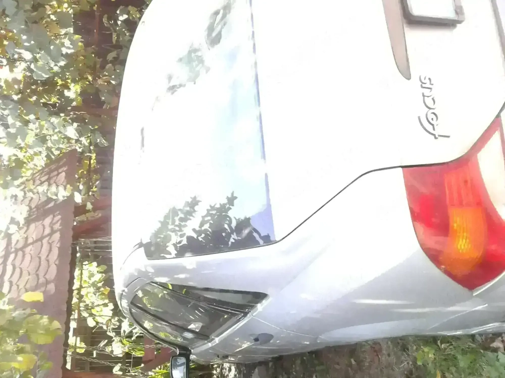 Vând. Ford. Focus.  2007 1.6 benzina. Cutie dsg 185ooo. Km. Cauciucuri noi distributie. Schimbata  .