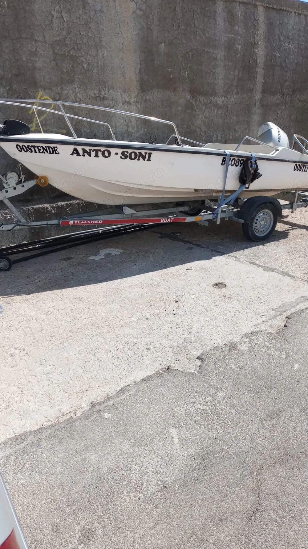 Barca de vanzare  5,30m lungime