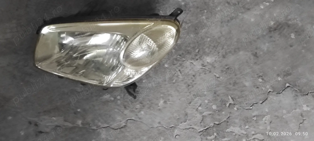 bara fata Toyota RAV 4 2005