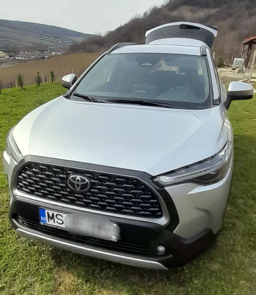 Vând Toyota Corolla Cross Dynamic Hybrid Awd 
