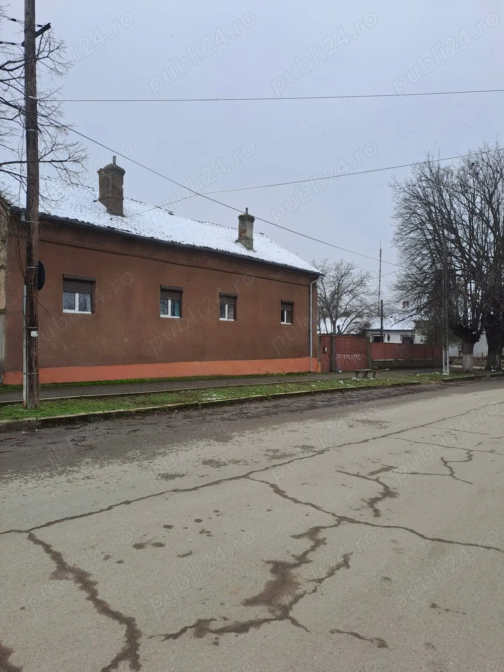 Casă + teren 782 mp în Calafat   300 m de centru   acces din 3 străzi