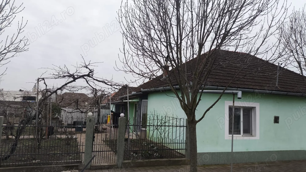 Casa de vanzare in Sannicolau Mare semicentral