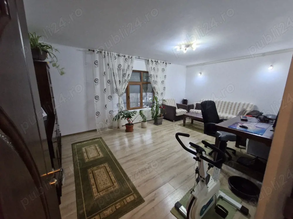 Casa cu etaj 4 cam 126 mp