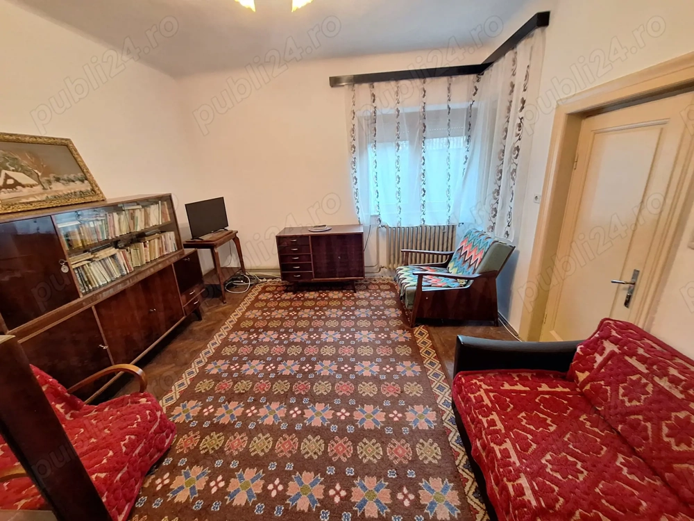 Vanzare casa 3 camere zona Centrala str Universitatii