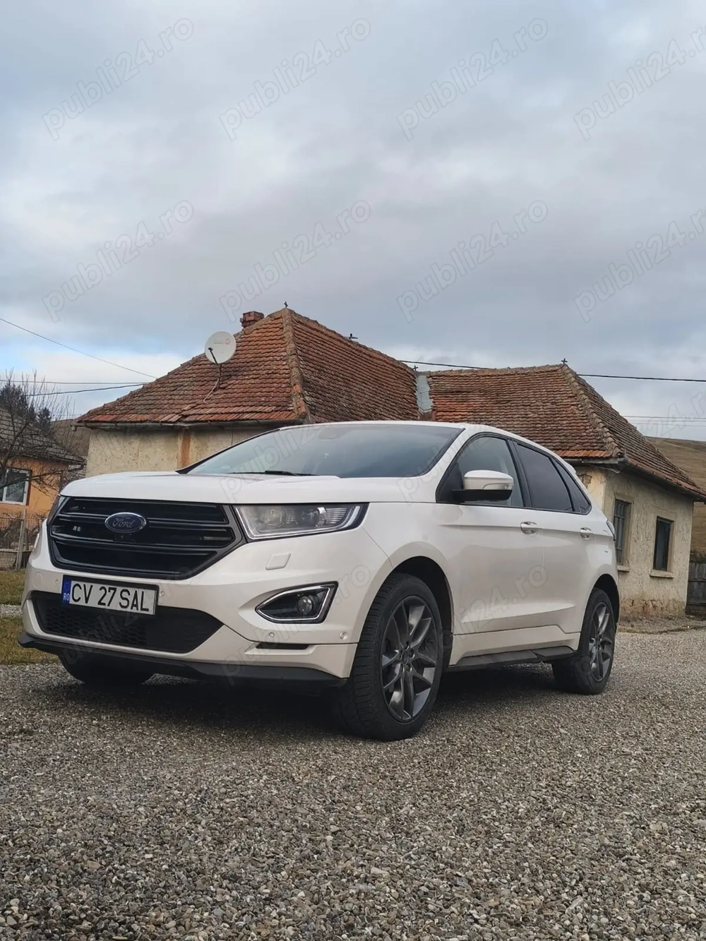Vând Ford Edge