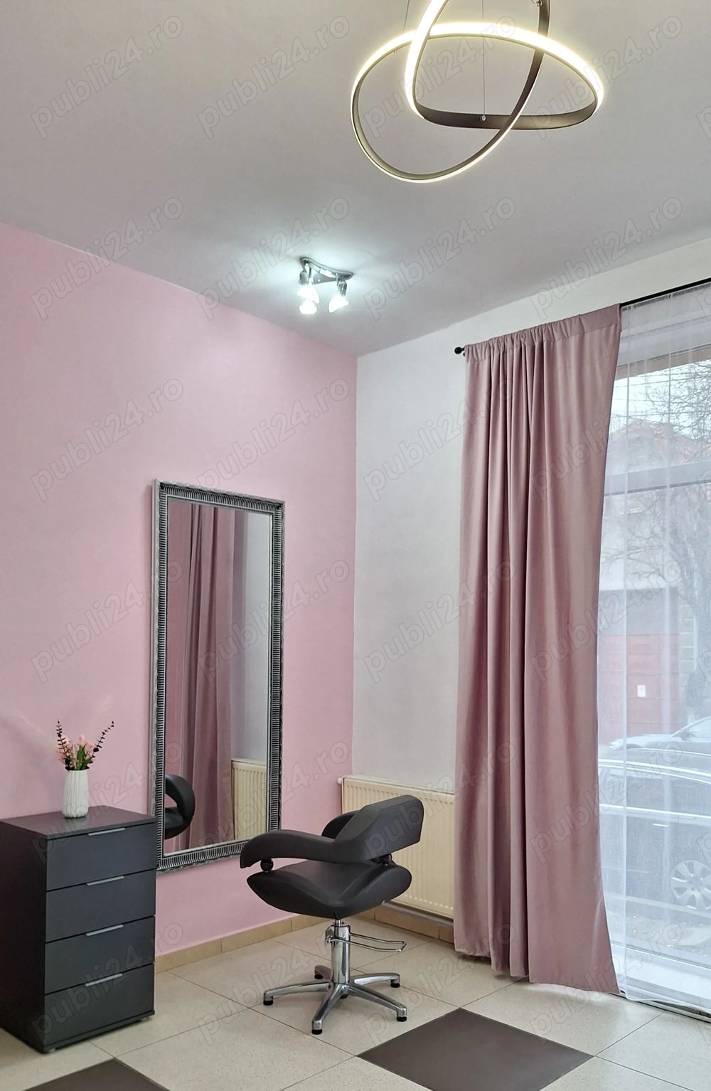 Post coafura de inchiriat salon central