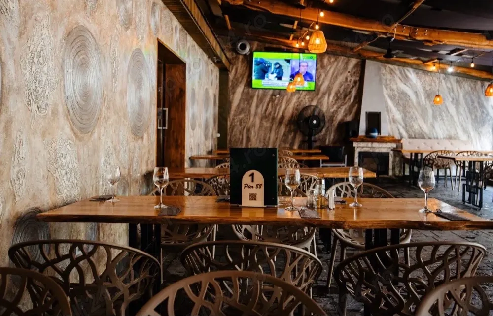 Angajam barman ospatar cu program de lucru in ture
