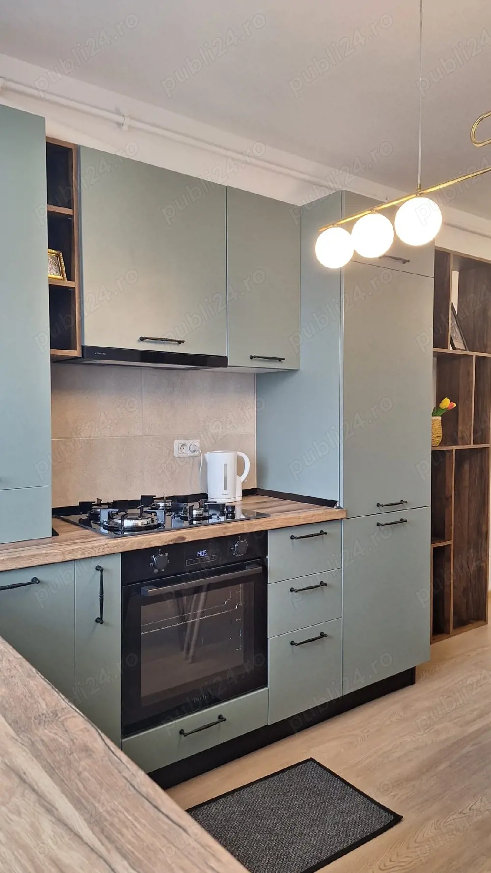 Studio la prima inchiriere 450 E