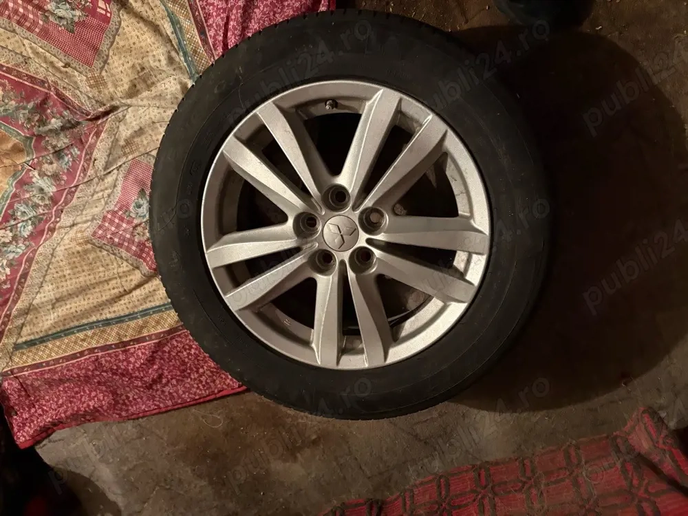 Vand pneuri vara Michelin stare foarte buna  215/60 r17