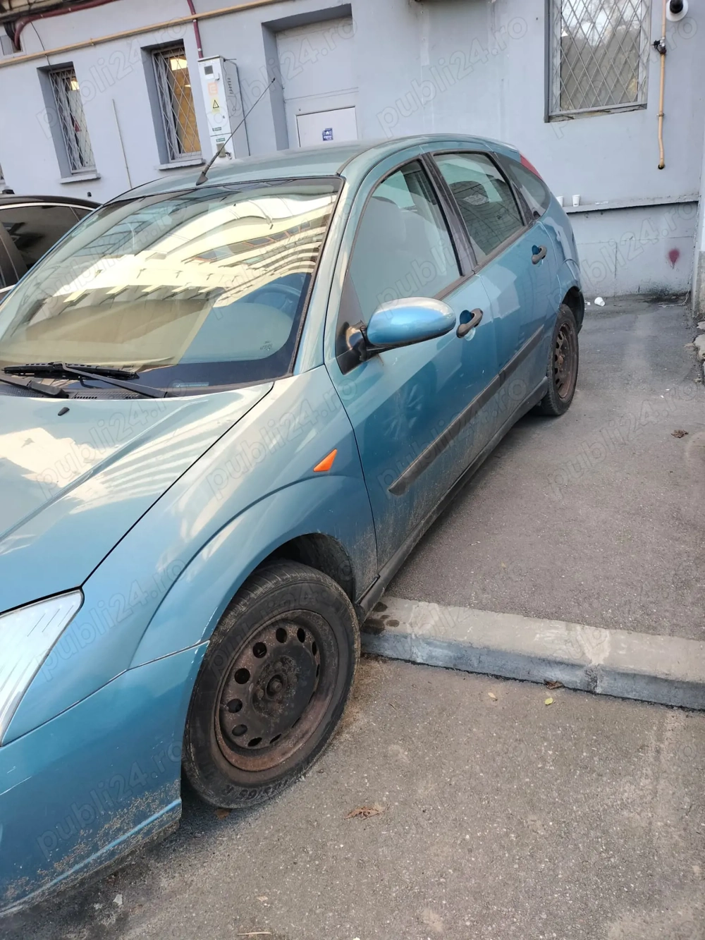 Vând sau dezmembrez Ford focus 2001