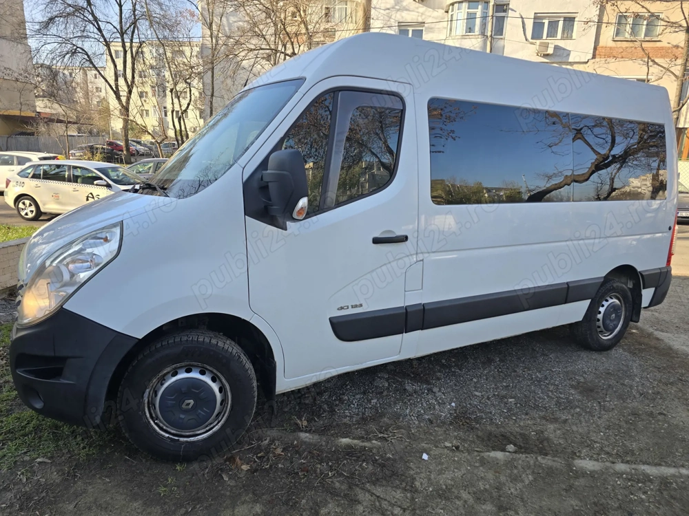 Închiriez microbuz 8+1 renault master 2014
