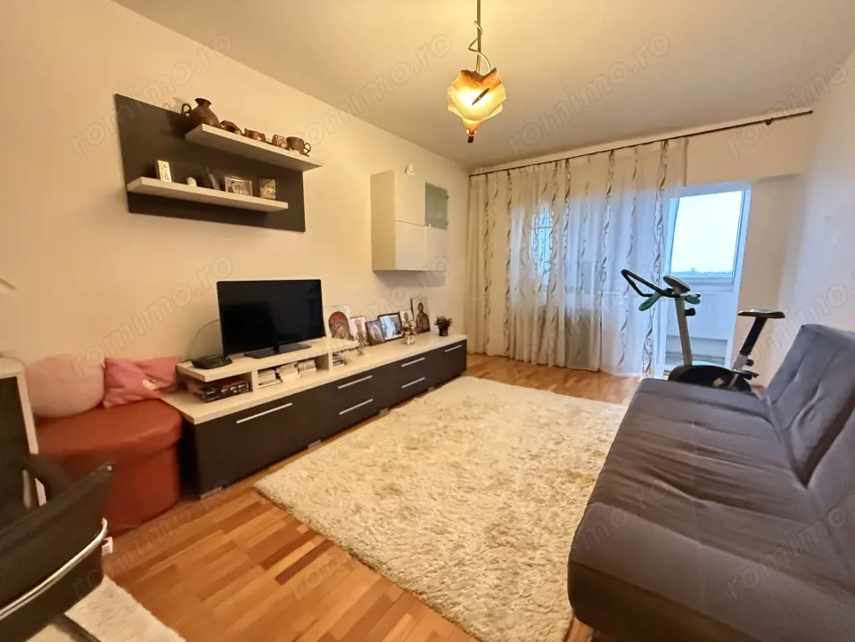 Apartament 3 camere, decomandat, 70 mp utili + 2 balcoane - Stefan cel Mare
