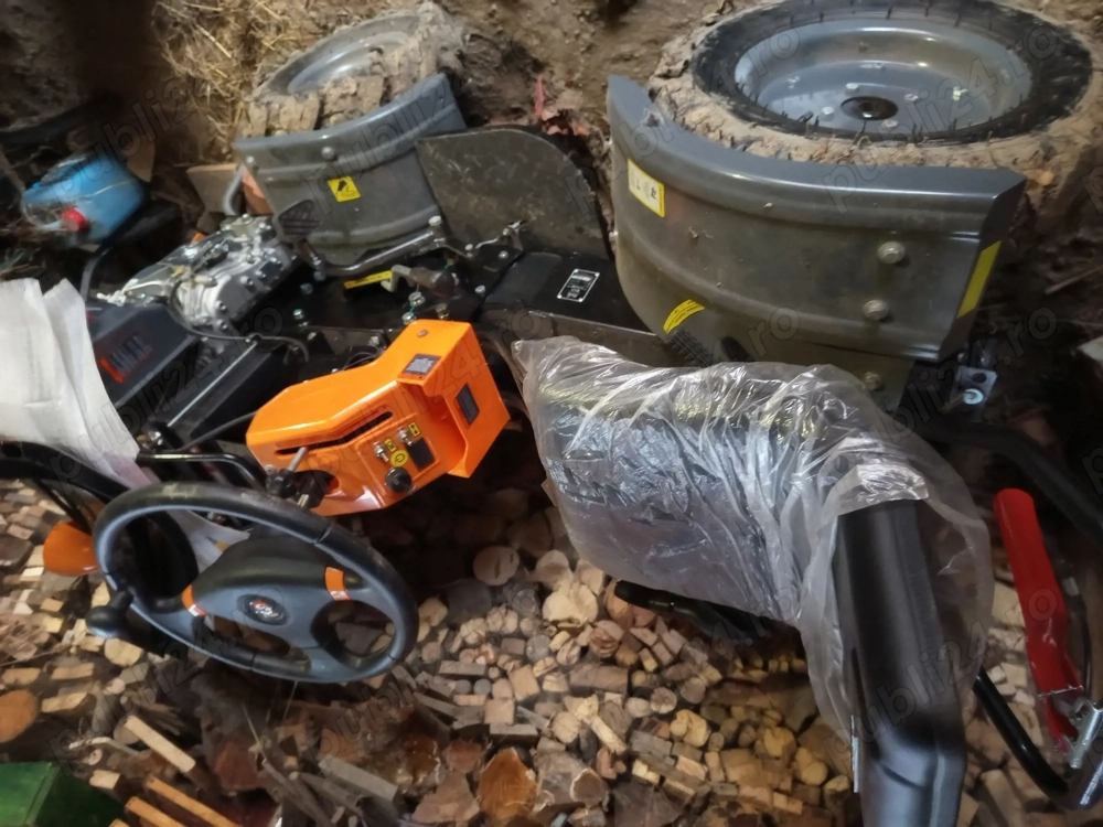 Vind minitractor nou 12 cp 4x4