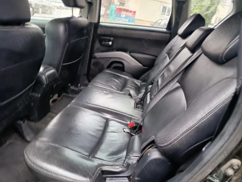 Peugeot 4x4 cu 7 locuri full  4007 an 2008