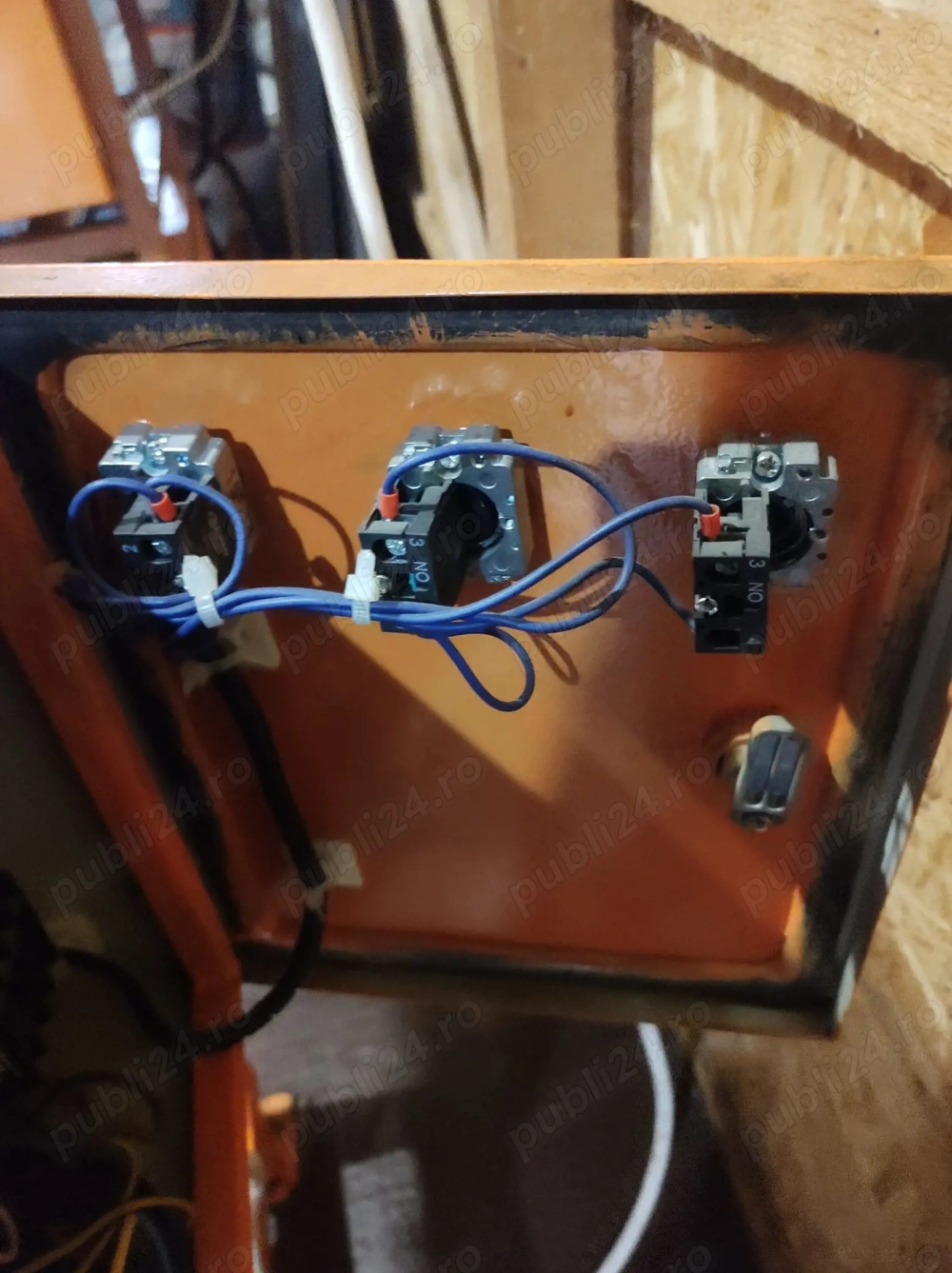 Presa pentru presa semintelor de floarea soarelui , rapita , nuca , dovleac la rece 