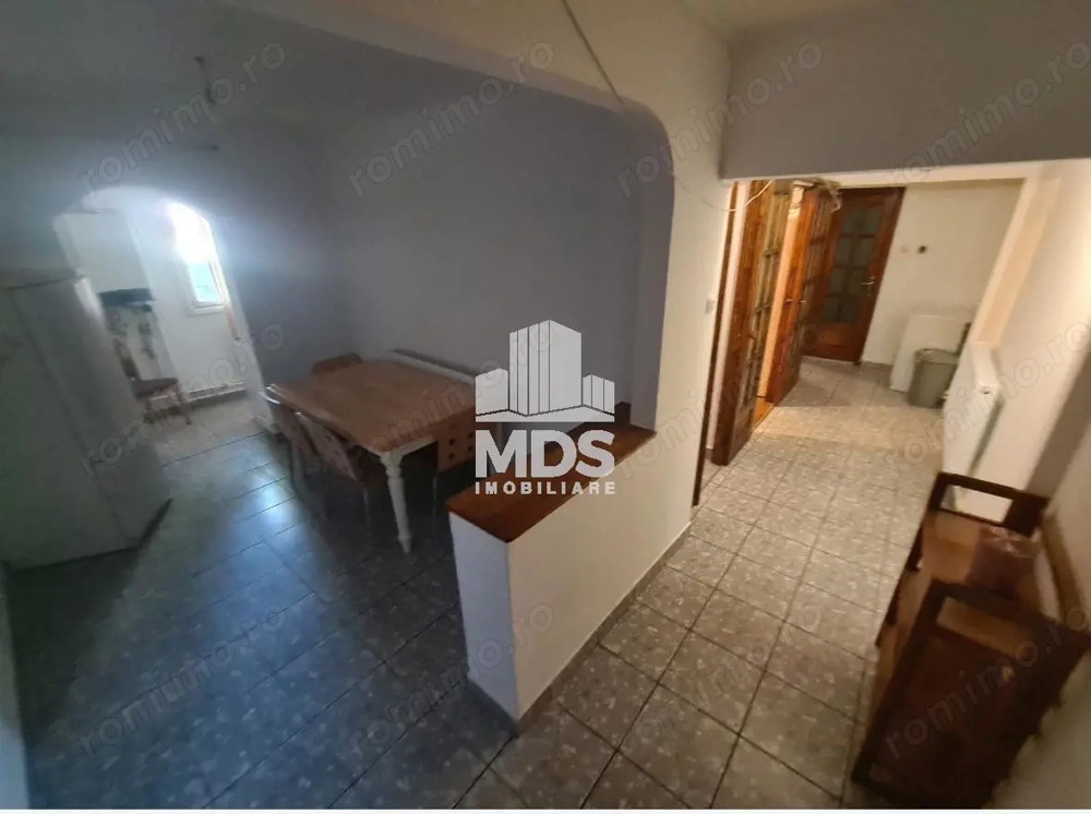 Modificat in 3 camere la parter inalt
