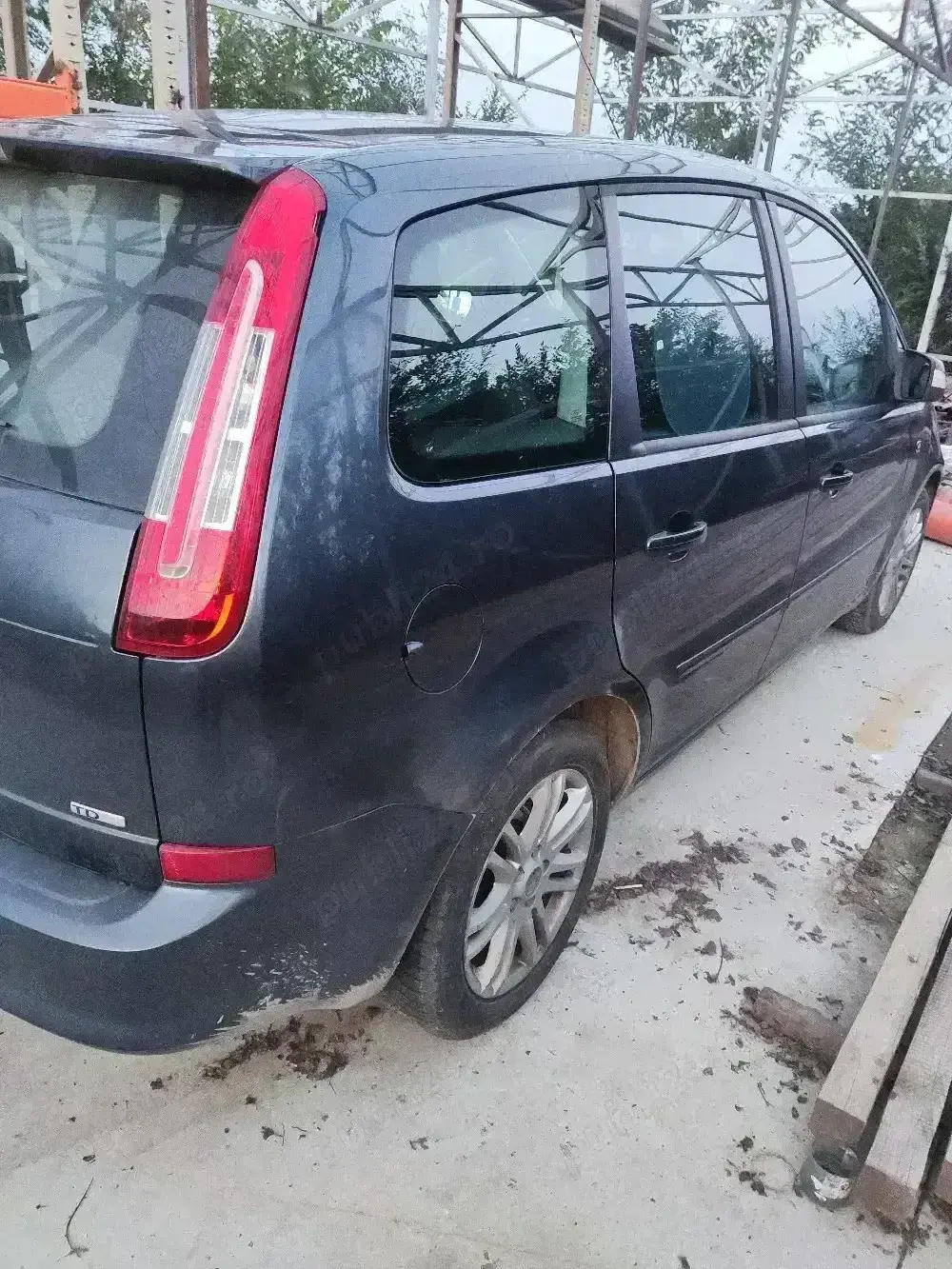 vînd pieseFord C max an 2009