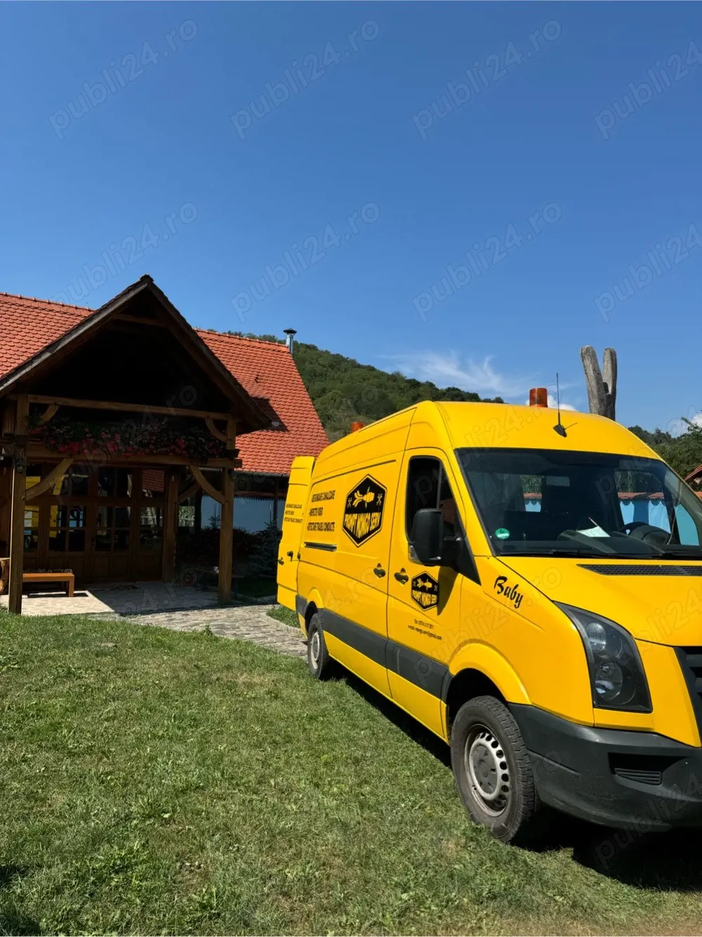 Autovehicul desfundat canalizare 