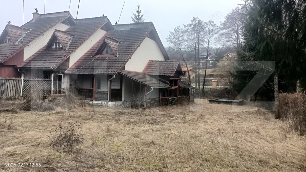  Oază de liniște în Sovata – Cabană cu piscină, teren generos și pârâu în grădin