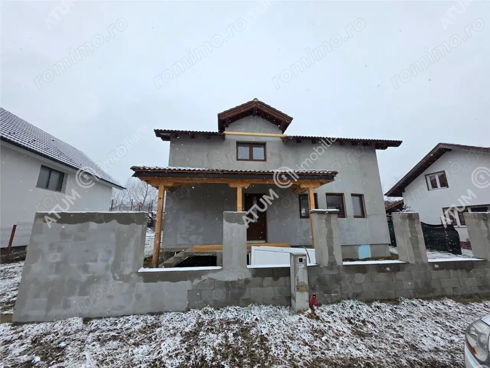 Casa cu 5 camere decomandate pe teren de 390 mp in Cisnadie Sibiu