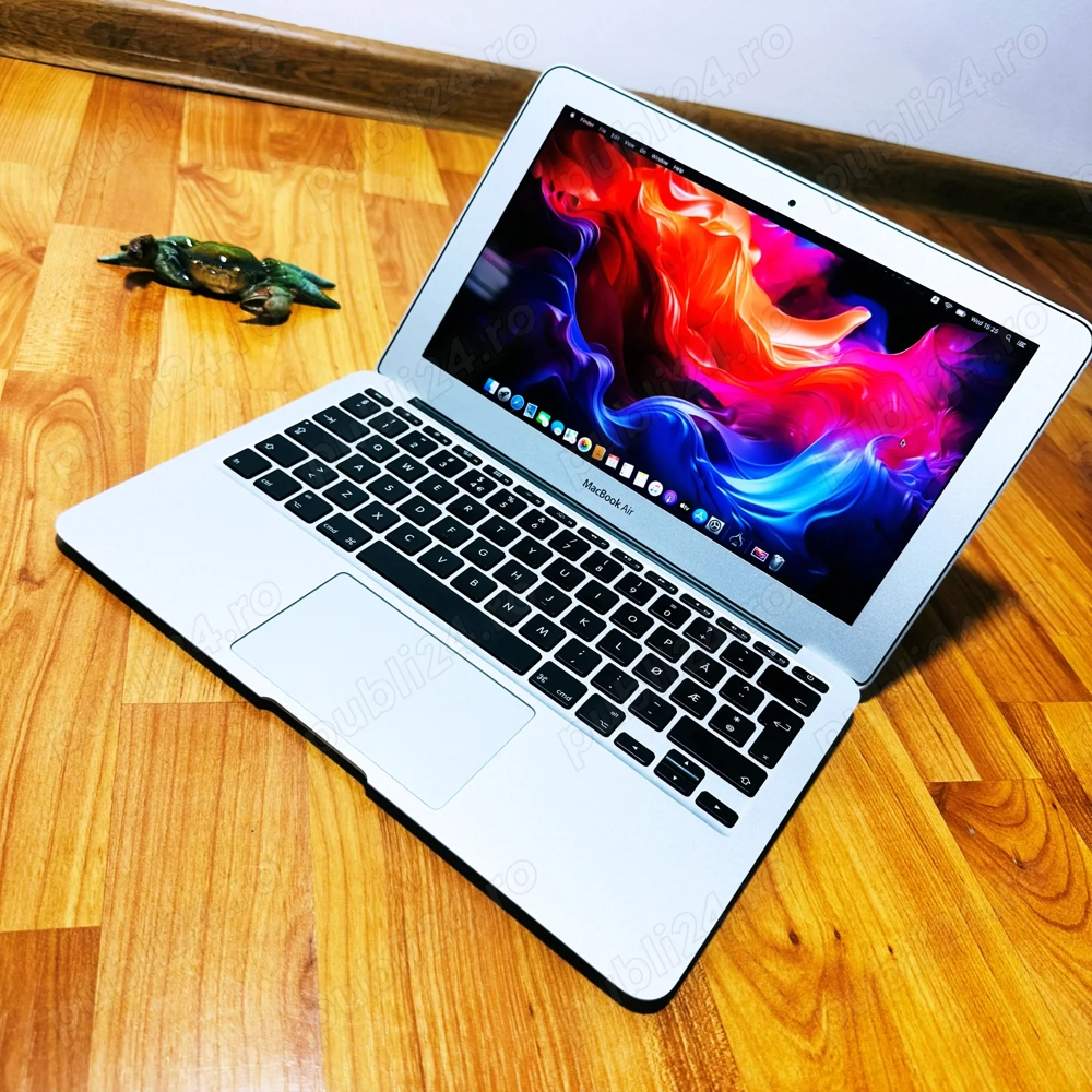 Laptop Apple MacBook Air, IntelCore i5, Tastatura Iluminata, Aluminiu UltraSlim, Livrare GRATUITA