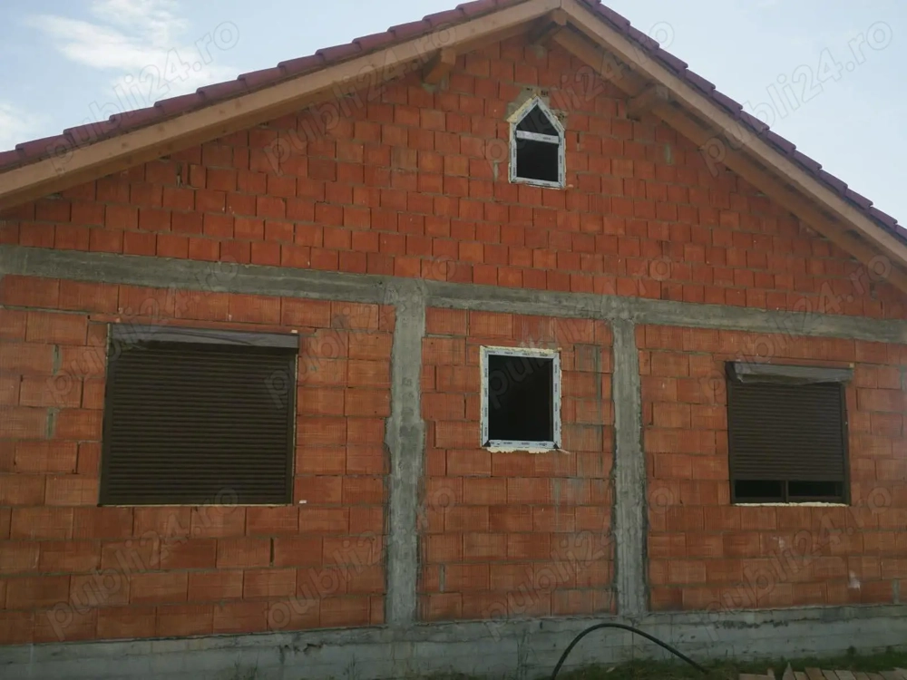 Vand casa la rosu-Comuna Parta