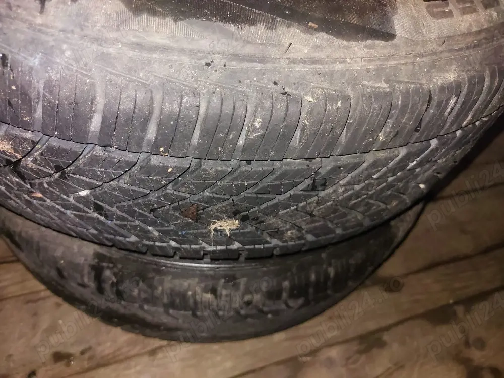 Vând cauciucuri 175/65/14 de iarnă