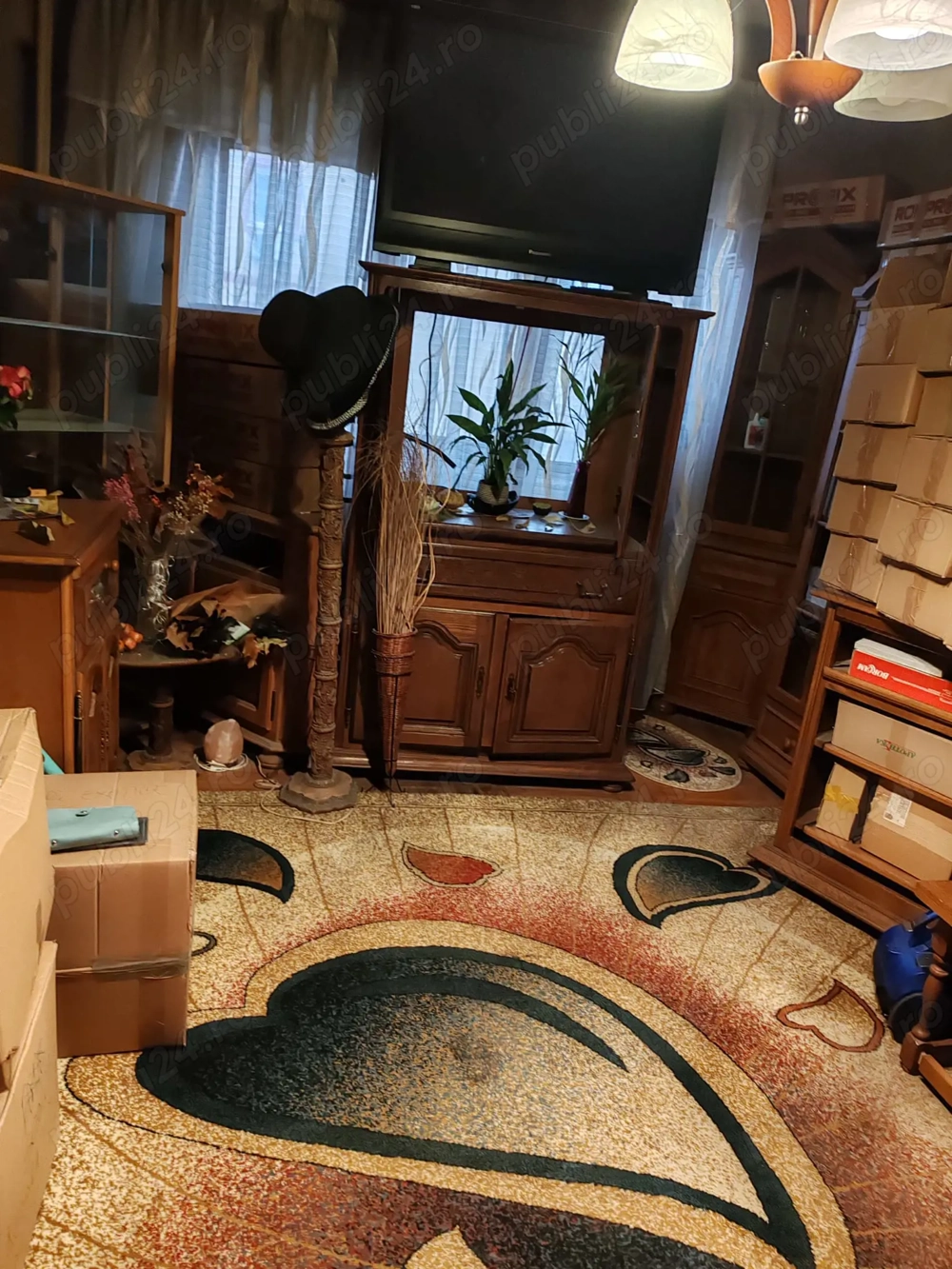 Vând apartament in orasul RESITA, jud Caras Severin