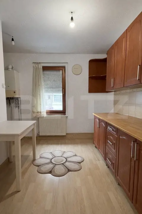 Apartament 3 camere, 70 mp, Sângeorgiu de Mureș, zonă Semicentrală