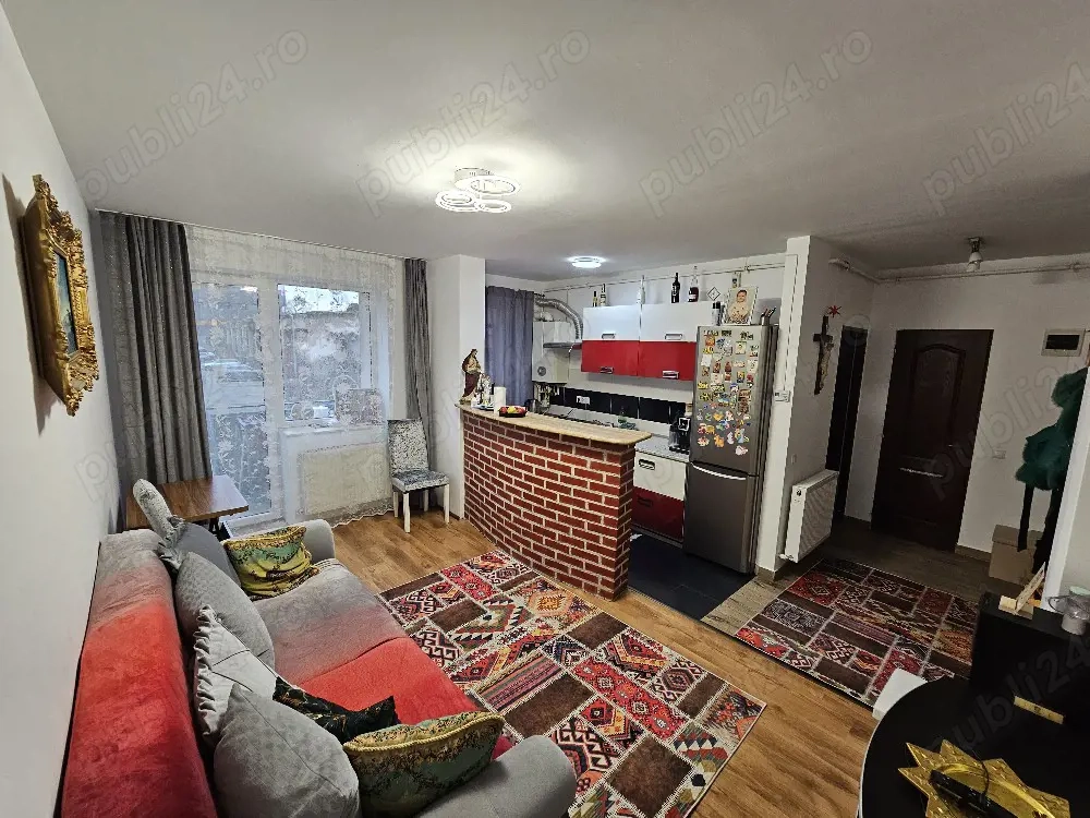 închiriez apartament zona facultatea de Nord