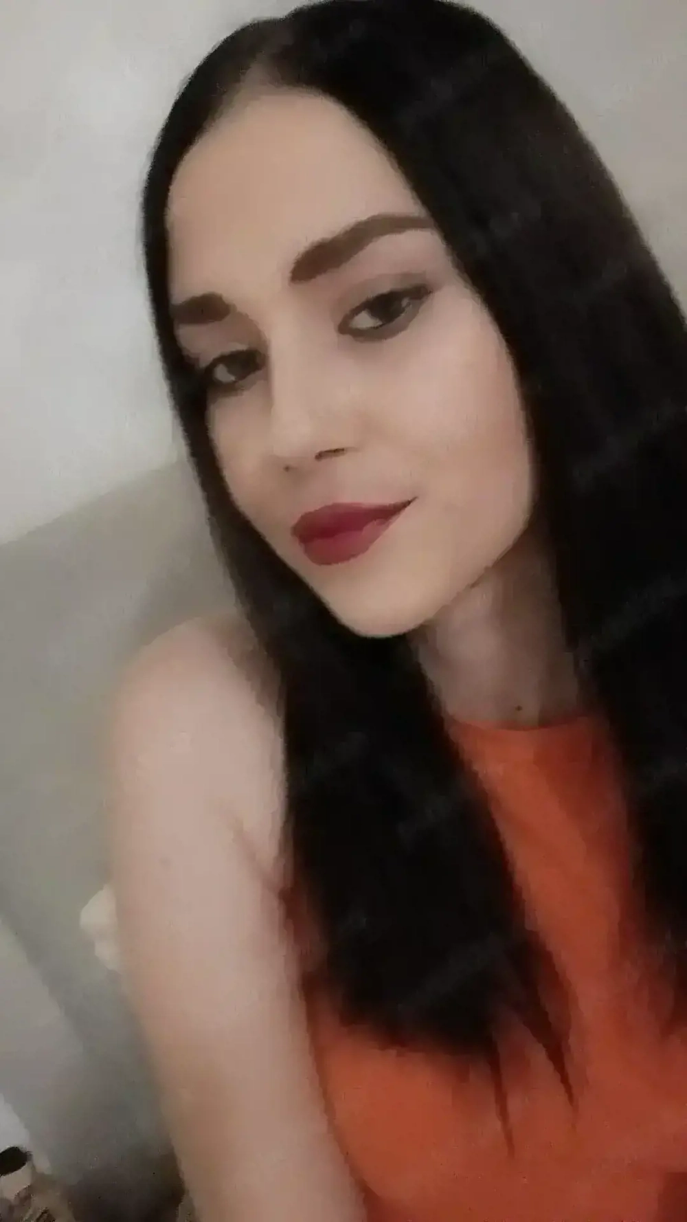 Buna sunt alis am 23 de anișori 