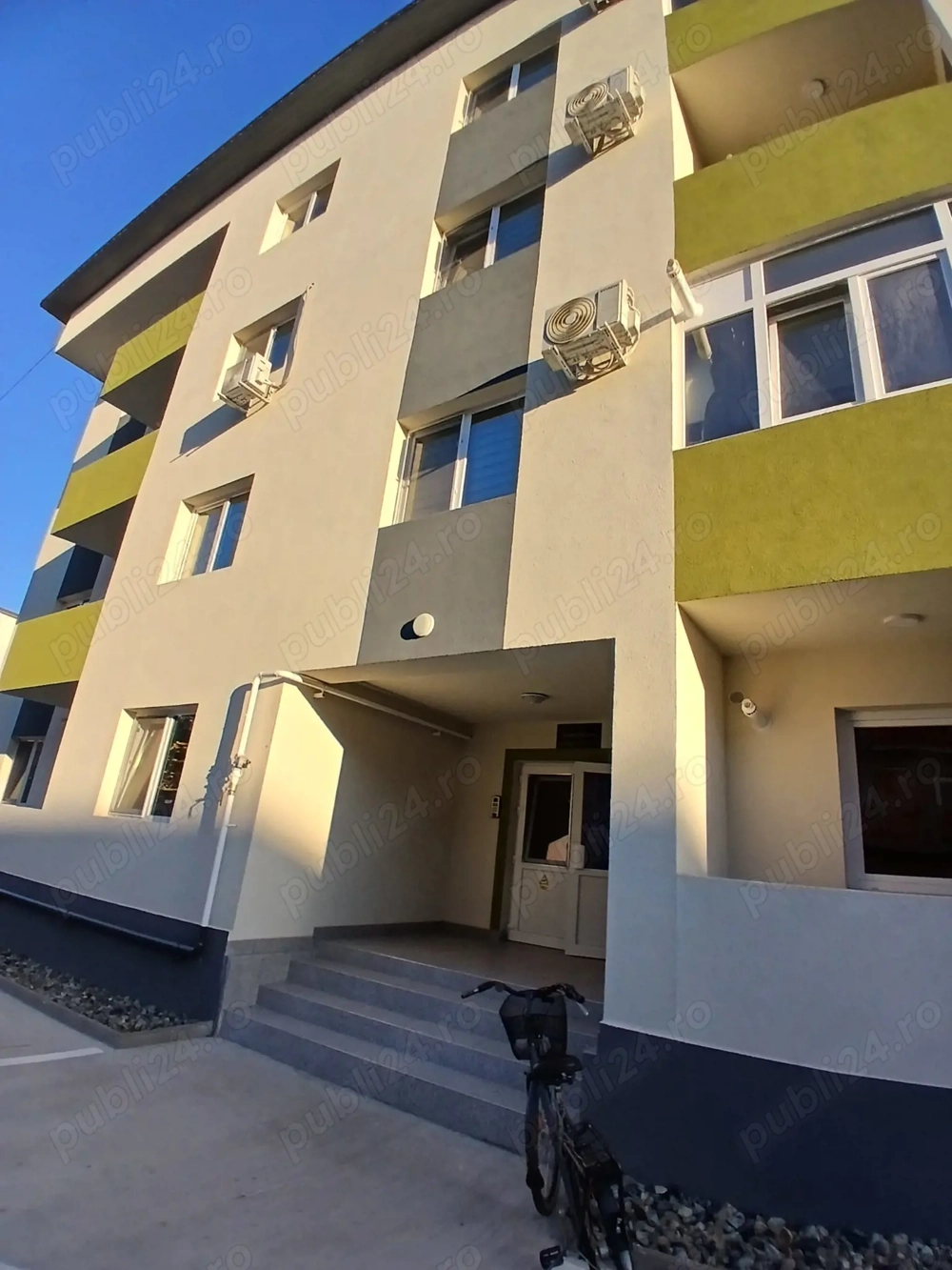 Vand garsoniera TG Jiu, etaj 2, bloc 2025