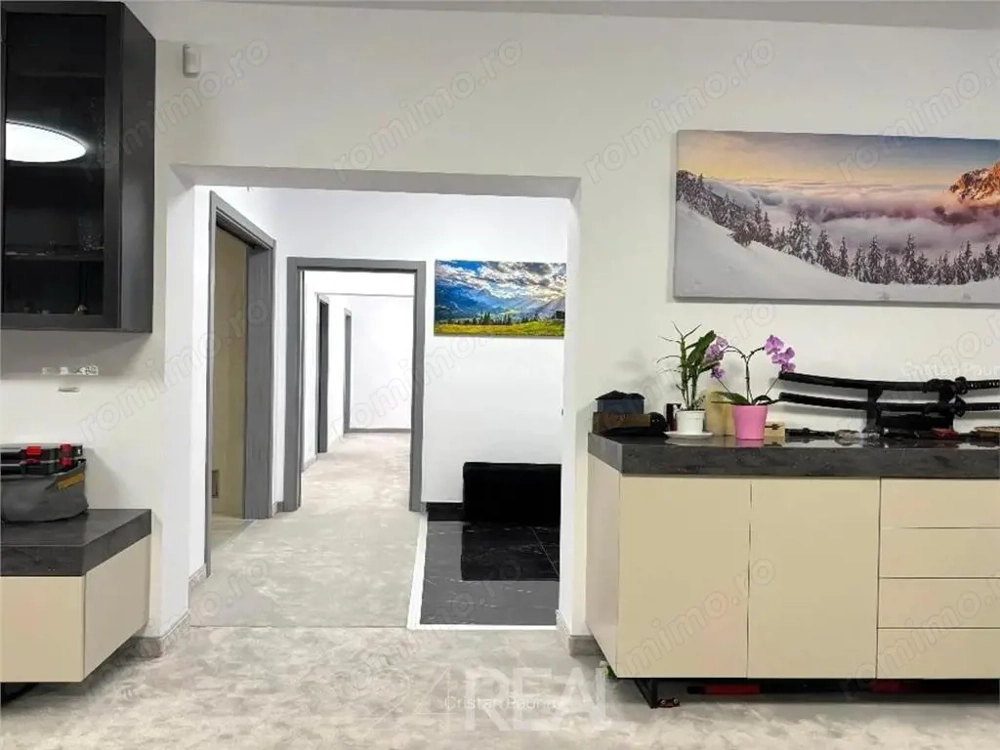 Vanzare apartament 4 camere - zona Primaverii
