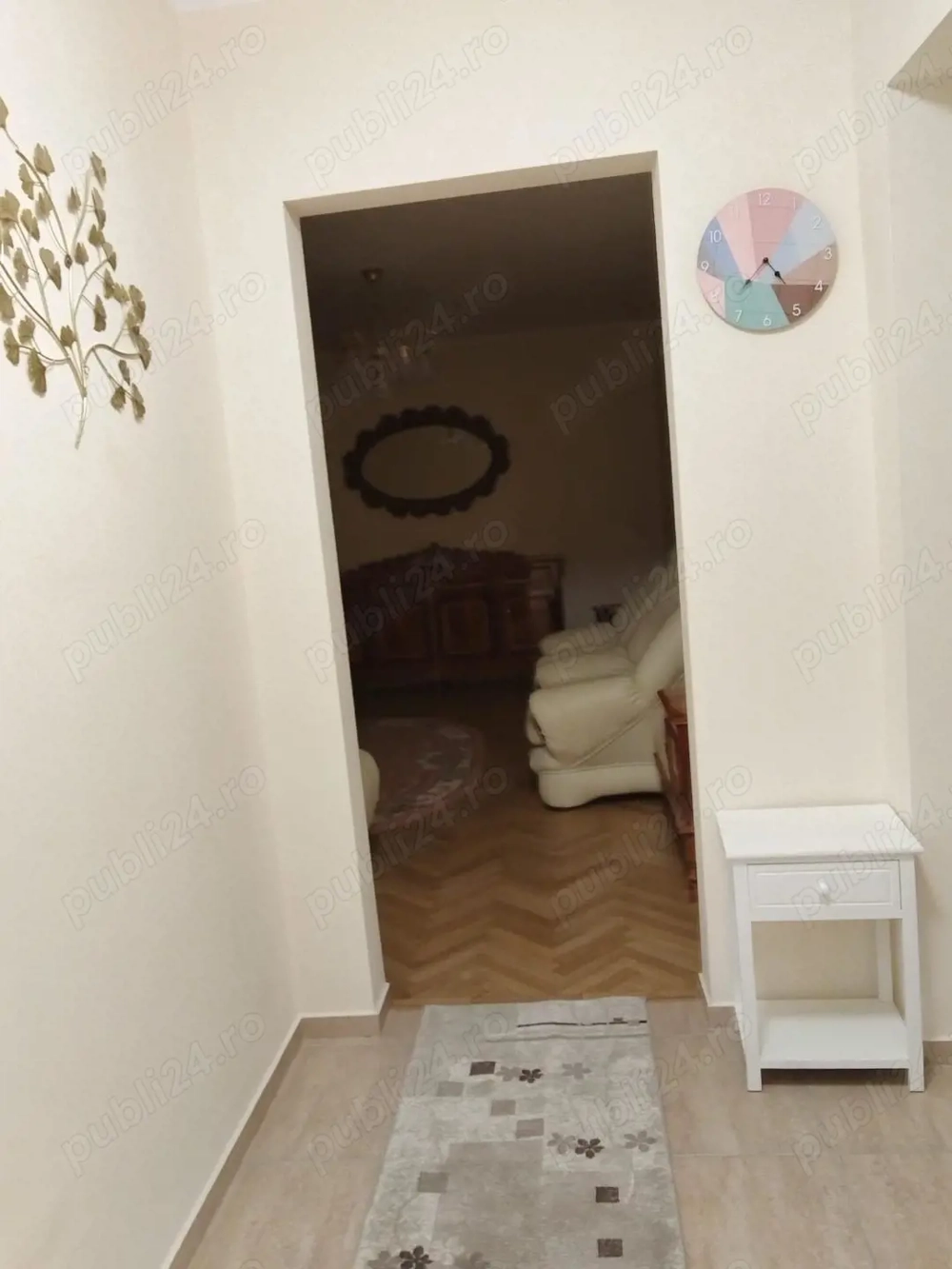 Ofer spre inchiriere apartament cu 3 camere ,decomandat, zona Clinicile Noi..